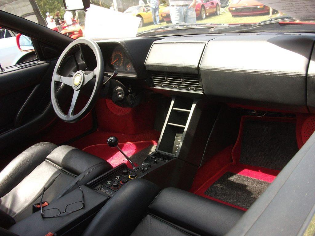Ferrari Testarossa interior