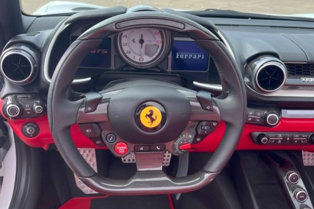 2022 Ferrari 812 GTS