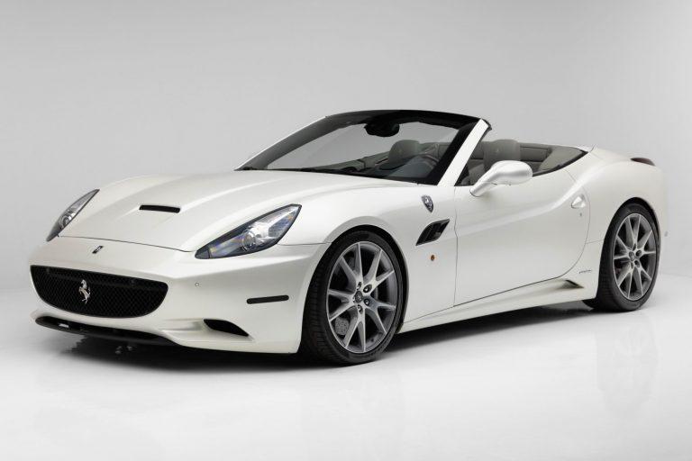 2013_ferrari_california_036a0074-93371