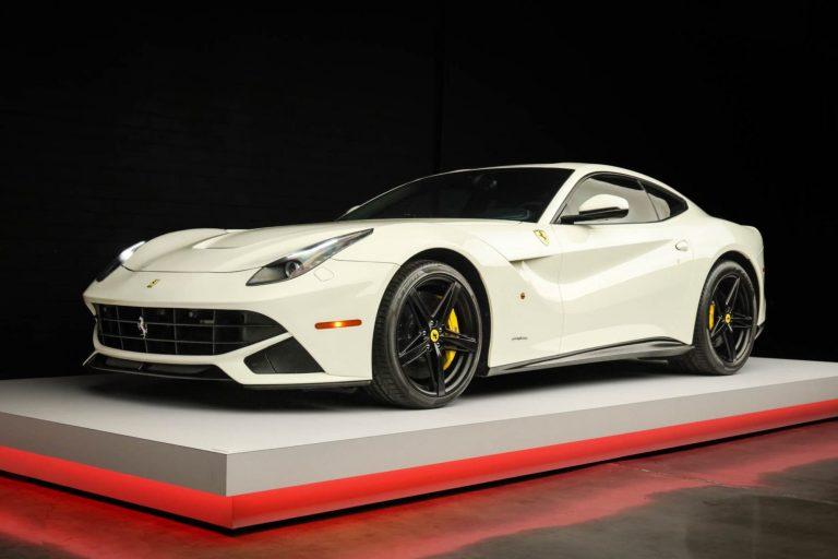 2014_ferrari_f12berlinetta_436a7845-47183-1