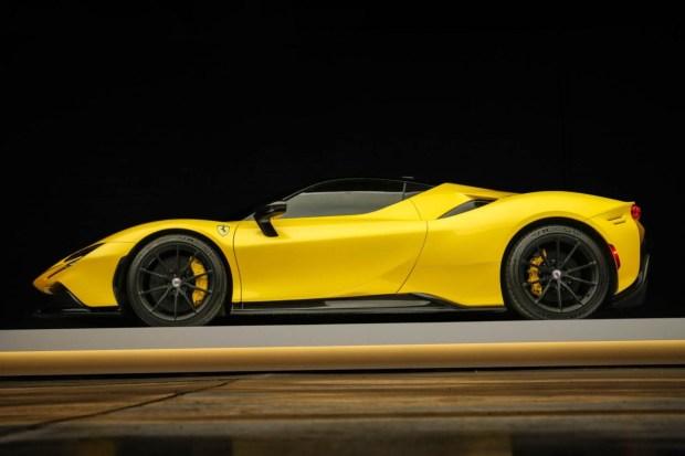 2021 Ferrari SF90 Stradale Assetto Fiorano
