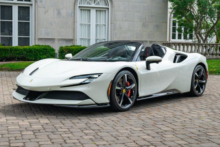 2023_ferrari_sf90-spider_091-03037-1