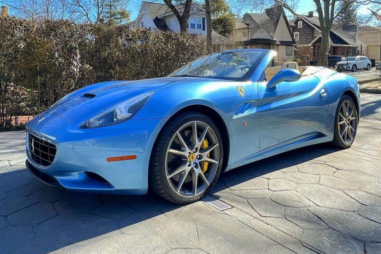2012_ferrari_california_img_0203-58594-1