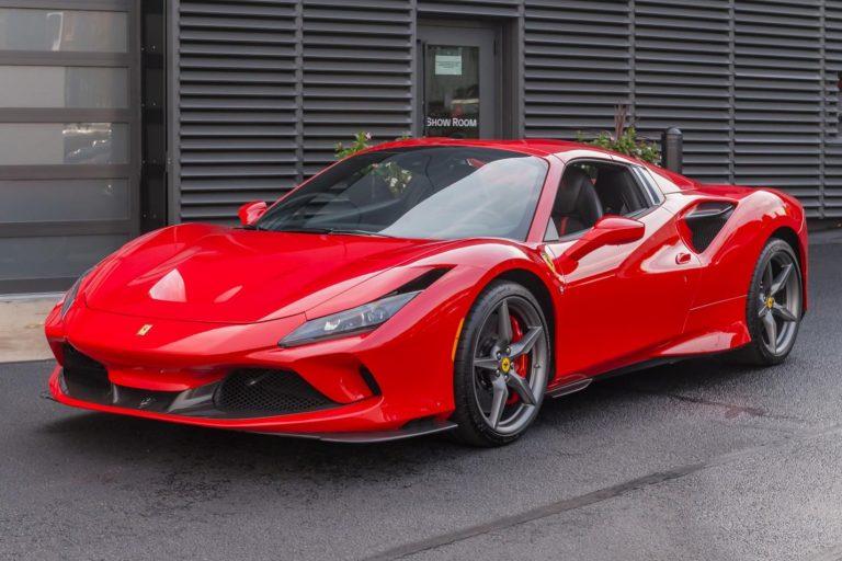 2021_ferrari_f8-spider_fne_p32004a-2021-ferrari-f8-spider-260073_bringatrailer-com_8289-00248-1