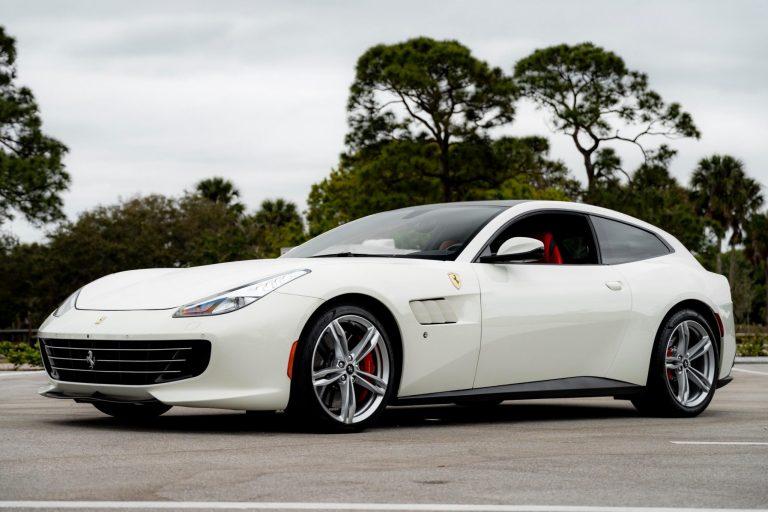 2017_ferrari_gtc4lusso_a7400065-68323-1