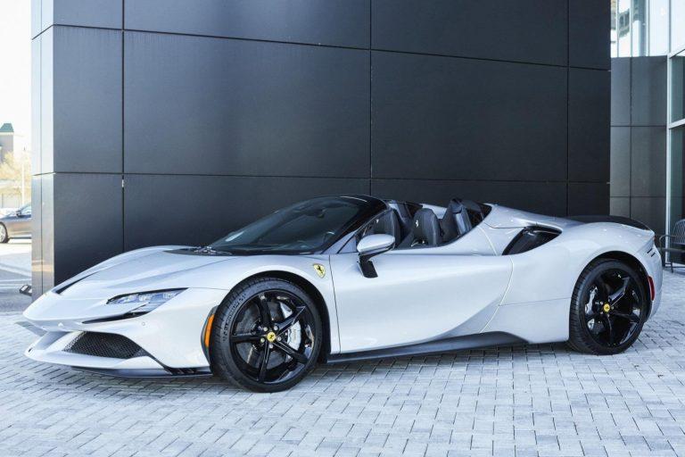 2024_ferrari_sf90-spider_215124147111742962081-0774333full-88524-1