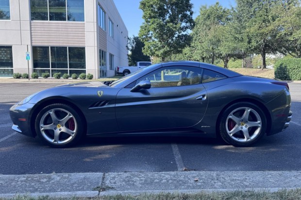 22k-Mile 2011 Ferrari California