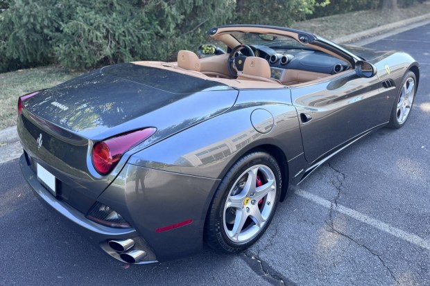 22k-Mile 2011 Ferrari California