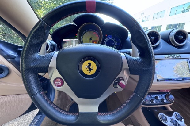 22k-Mile 2011 Ferrari California