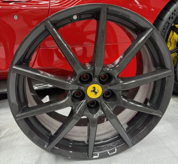 No Reserve: 20×9″ and 20×11″ Carbon-Fiber Wheels for Ferrari 488 Pista