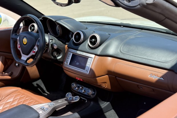 2010 Ferrari California