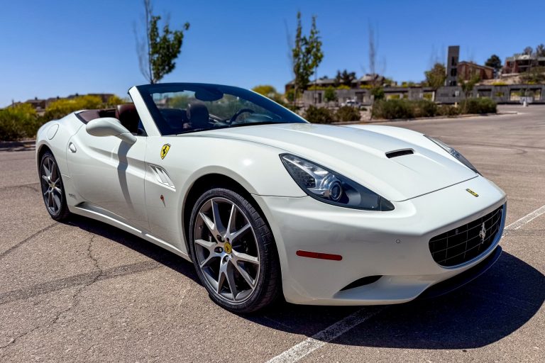 2010_ferrari_california_20250515_205008278_ios-18204