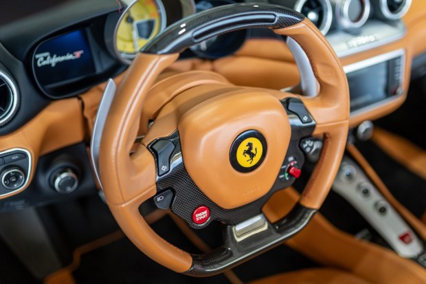 2016 Ferrari California T