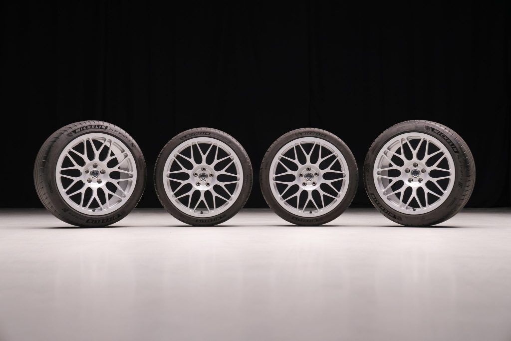 19×8.5″ and 19×10.5″ HRE Monoblok Wheels for Ferrari img-13748-56103-scaled-2