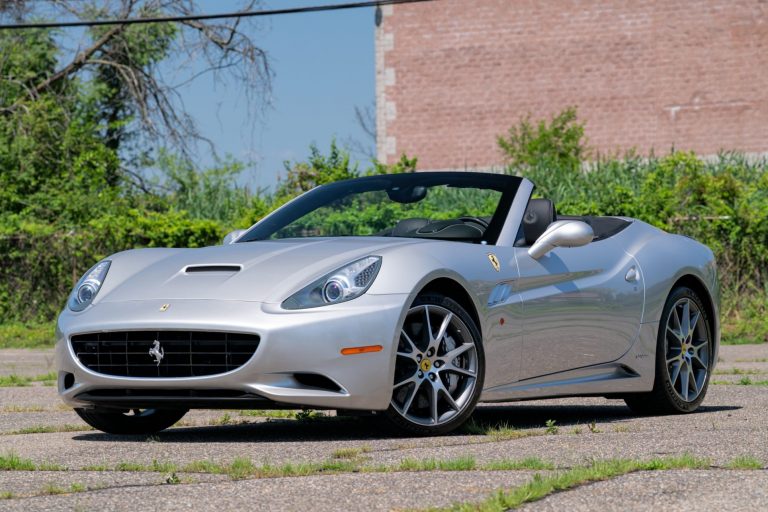 2010_ferrari_california_2010-ferrari-california-silver-020-91459