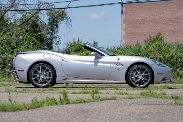 11k-Mile 2010 Ferrari California
