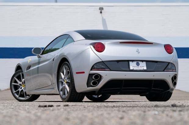11k-Mile 2010 Ferrari California