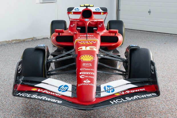 1:1 Scale Ferrari SF Display Model