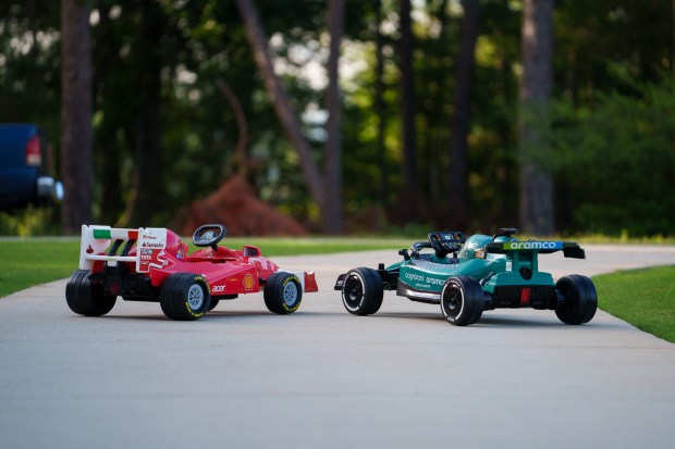 ar502711-24939 No Reserve: RiiRoo Aston Martin and TT Toys Toys Ferrari F1-Style Electric Go-Karts