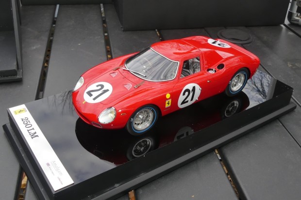 g-165-17-77395-1 No Reserve: 1:18 Ferrari 250 GTO, 250 LM, and 330 P4 Scale Models by Amalgam Collection