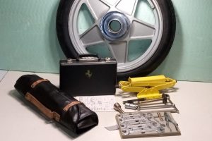 Ferrari 512 BB Briefcase Tool Kit, Jack, and Spare Wheel img_20251114_1623490732-81847