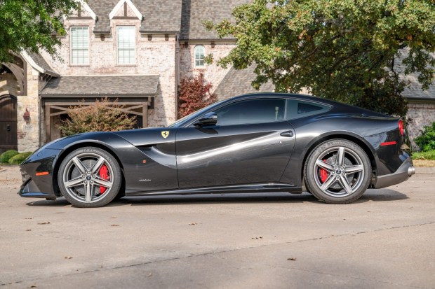 11k-Mile 2014 Ferrari F12berlinetta