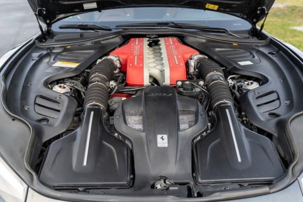 2018_ferrari_gtc4lusso_2018_ferrari_gtc4lusso_e8d4badf-3d9b-4049-aeb2-0cabcb6c2e15-81oaca-00811-04095-1 8k-Mile 2018 Ferrari GTC4Lusso V12