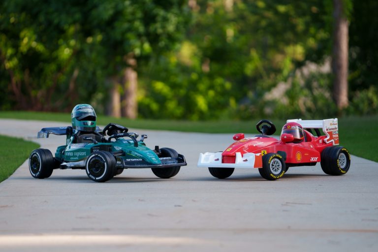 RiiRoo Aston Martin and TT Toys Toys Ferrari F1-Style Electric Go-Karts ar502682-86526-1