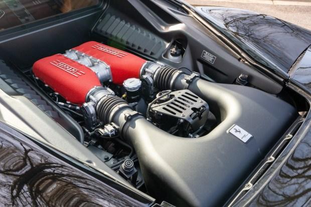 6k-Mile 2011 Ferrari 458 Italia