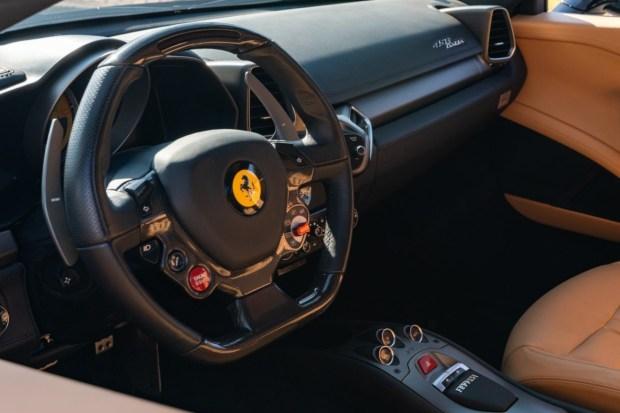 6k-Mile 2011 Ferrari 458 Italia