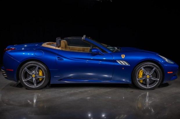 15k-Mile 2014 Ferrari California 30 HS