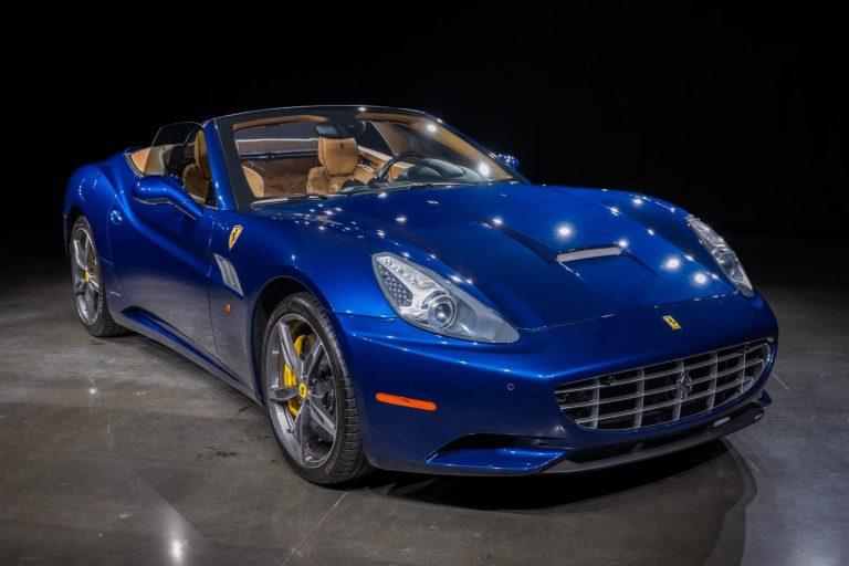 2014_ferrari_california_p1199901-54420-1