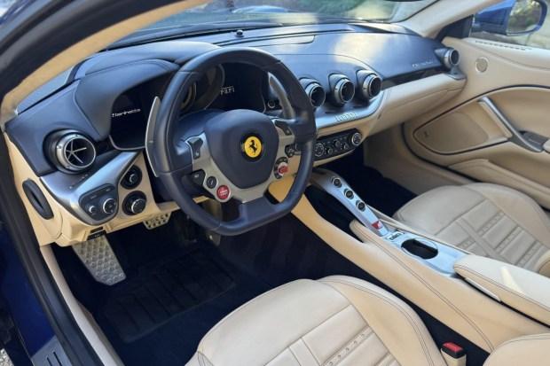 6k-Mile 2017 Ferrari F12berlinetta