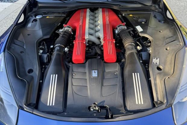 6k-Mile 2017 Ferrari F12berlinetta