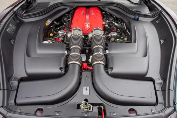 2014_ferrari_california_details-073-73492 2014 Ferrari California 30 HS