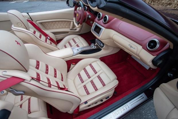 2014_ferrari_california_details-116-73448 2014 Ferrari California 30 HS