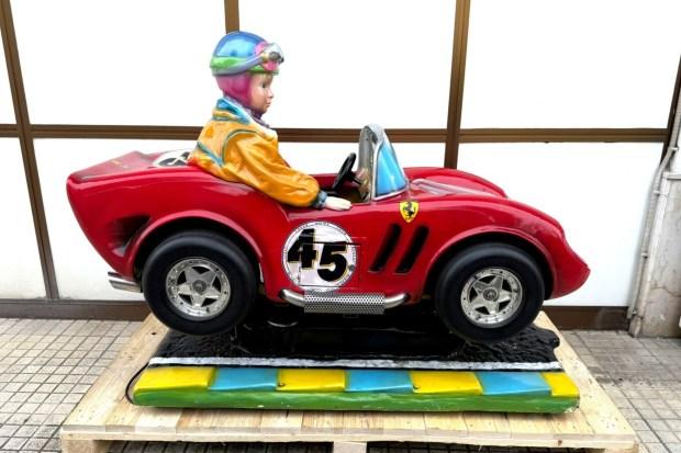 photo-2026-04-22-08-17-38-82151 No Reserve: Ferrari 250 GTO-Style Children’s Ride