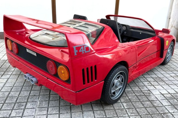 photo-2026-04-22-08-20-37-3-67826 No Reserve: Giordani Ferrari F40-Style Electric Go-Kart