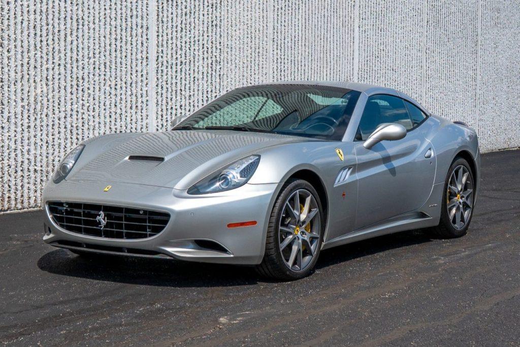 2012_ferrari_california_ferrari-california-top-down-24-83272
