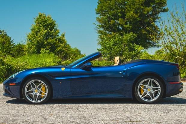 2015_ferrari_california-t_california_t_-_2339_2528137_of_3312529-67051-scaled-75454-1 8k-Mile 2015 Ferrari California T