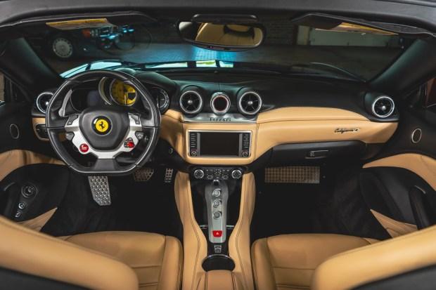 2015_ferrari_california-t_california_t_-_2339_2528198_of_3312529-67179-scaled-75490-1 8k-Mile 2015 Ferrari California T