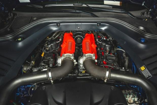 2015_ferrari_california-t_california_t_-_2339_2528268_of_3312529-67335-scaled-75514-1 8k-Mile 2015 Ferrari California T