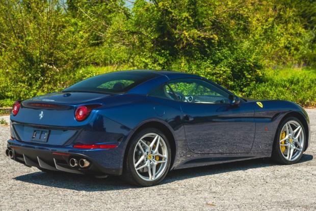 2015_ferrari_california-t_california_t_-_2339_252891_of_3312529-66881-scaled-75415-1 8k-Mile 2015 Ferrari California T