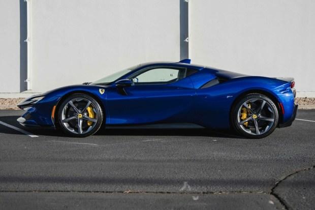 2023_ferrari_sf90-stradale_a7403166-00102 781-Mile 2023 Ferrari SF90 Stradale