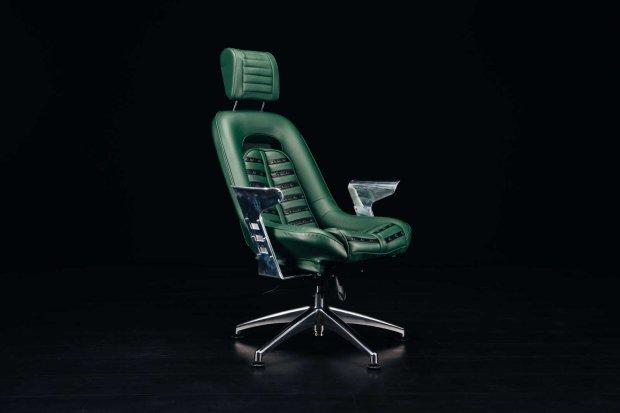 No Reserve: Ferrari Daytona-Style Office Chair