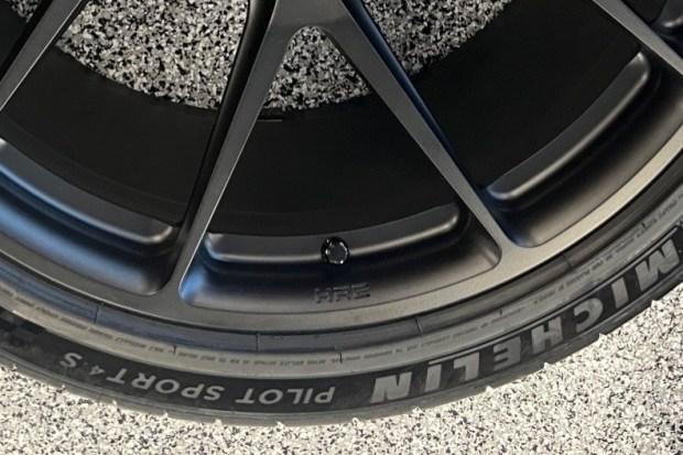 hre6-55591-31066 No Reserve: 21×9″ and 21×11.5″ HRE P101 Wheels for Ferrari Portofino
