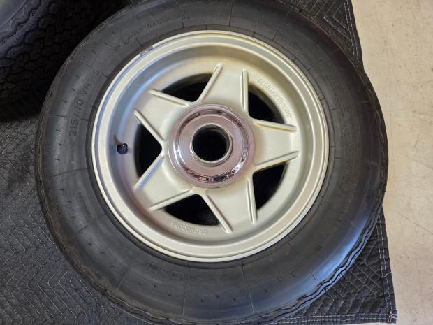 No Reserve: Five 15×7.5″ Cromodora Center-Lock Wheels for Ferrari