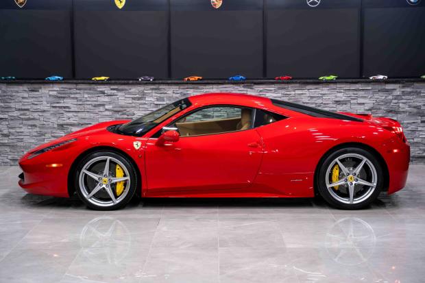 2014-ferrari-458-229-scaled-73269 4,300-Mile 2014 Ferrari 458 Italia