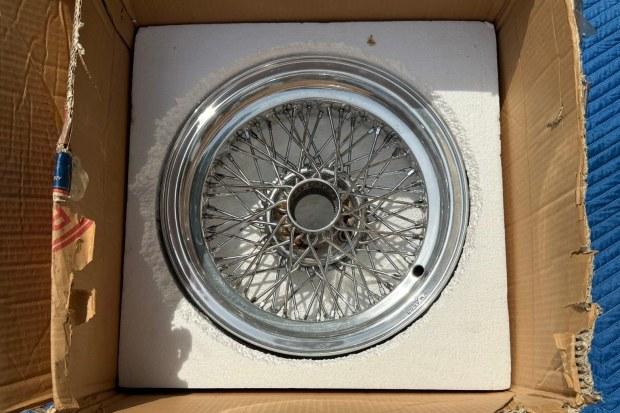 No Reserve: Pair of 15×5.5″ Borrani Wire Wheels for Ferrari