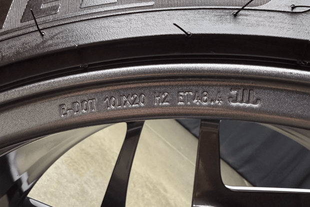 No Reserve: 20×10″ and 20×11.5″ Forged Wheels for Ferrari 812